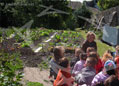 Classe en atelier dans le Jardin.